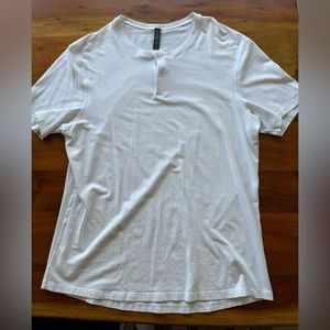 Men’s Lululemon short sleeve henley